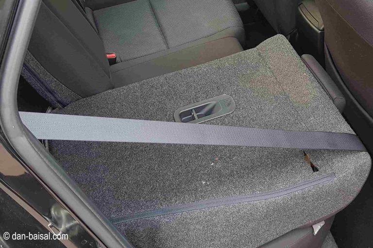 Mazda-3-Folding-Rear-Seats