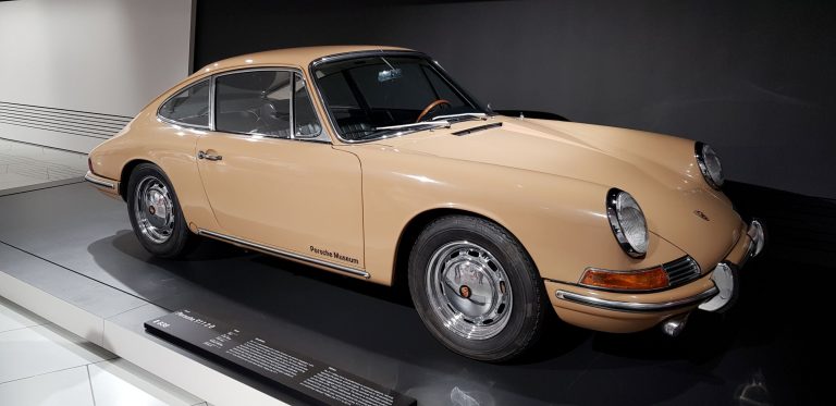 1967-Porsche-911-2.0