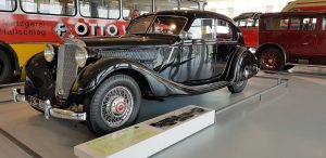 Mercedes-Benz-320-Streamlined-Sedan