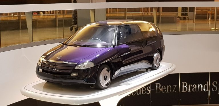 Mercedes-Benz-F100
