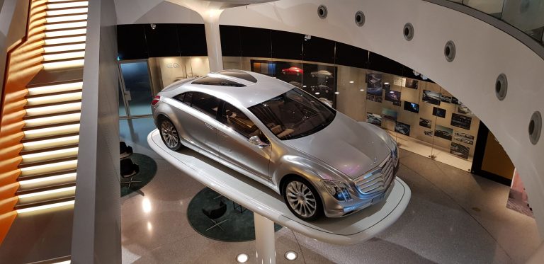 Mercedes-Benz-F700
